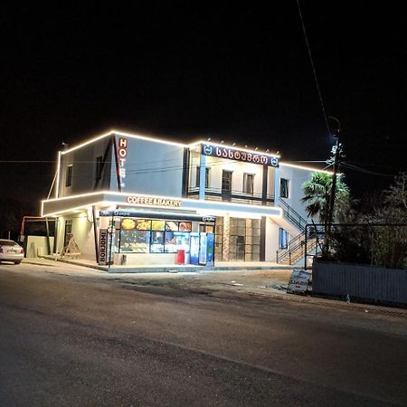 Mtredebi Hotel Samtredia Buitenkant foto