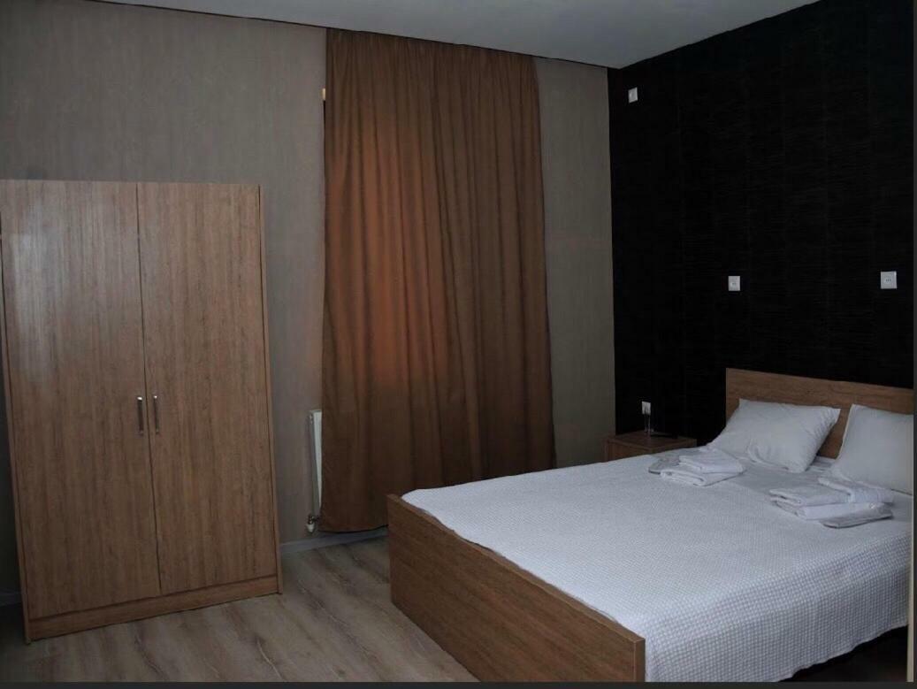 Mtredebi Hotel Samtredia Buitenkant foto