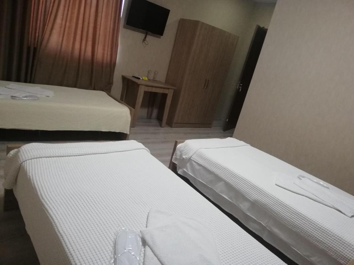 Mtredebi Hotel Samtredia Buitenkant foto